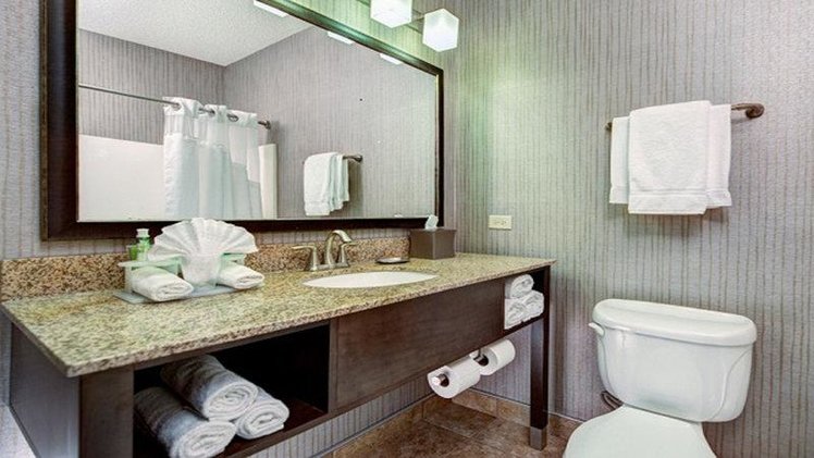 Zájezd Holiday Inn Express Hotel & Suites Chicago-Deerfield/Lincoln  - Illinois / Riverwoods - Koupelna