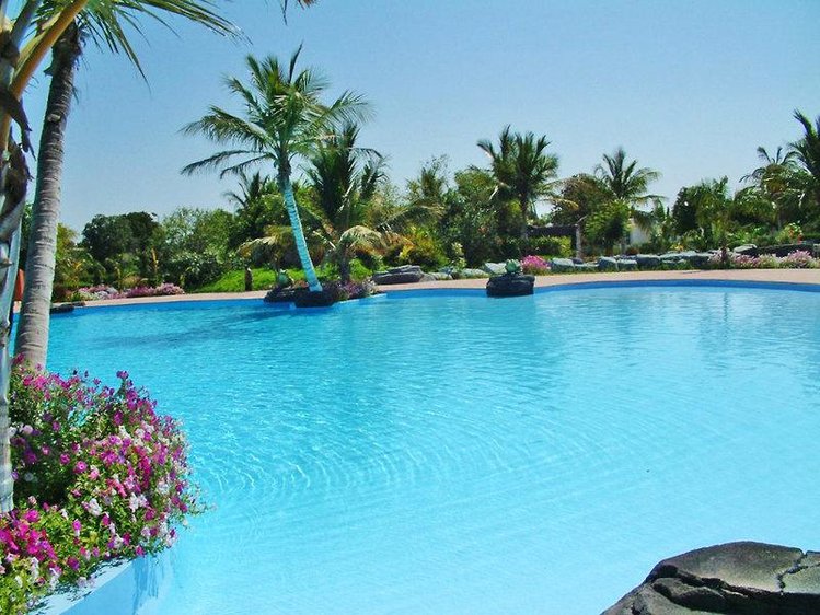 Zájezd Al Nahda Resort & Spa ***** - Omán / Barka - Bazén