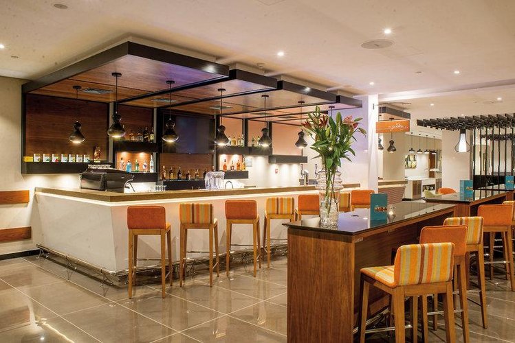 Zájezd Hilton Garden Inn Jomo Kenyatta International Airport *** - Keňa / Nairobi - Bar