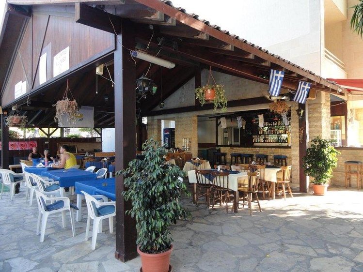 Zájezd Estella Hotel & Apartments ** - Kypr / Limassol - Bar