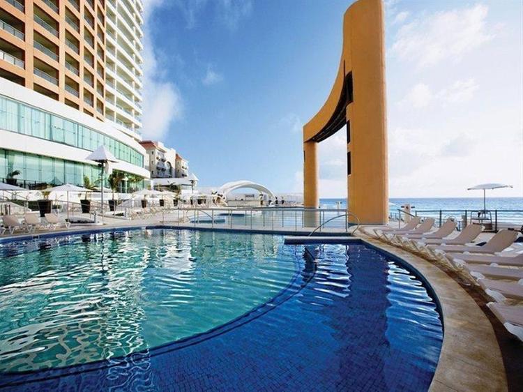 Zájezd Beach Palace ***** - Yucatan / Cancún - Bazén
