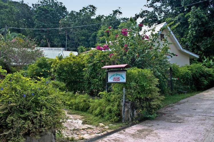 Zájezd Bernique Guesthouse ** - Seychely / ostrov La Digue - Zahrada