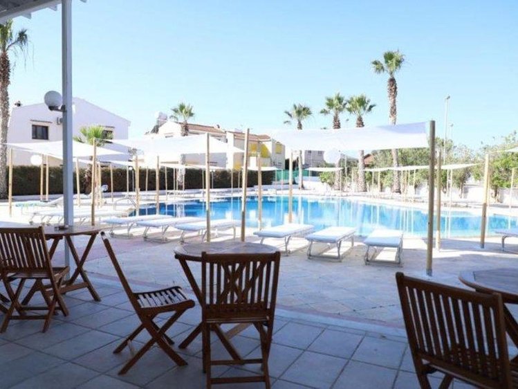 Zájezd Toxotis Hotel Apartments *** - Kypr / Protaras - Bazén