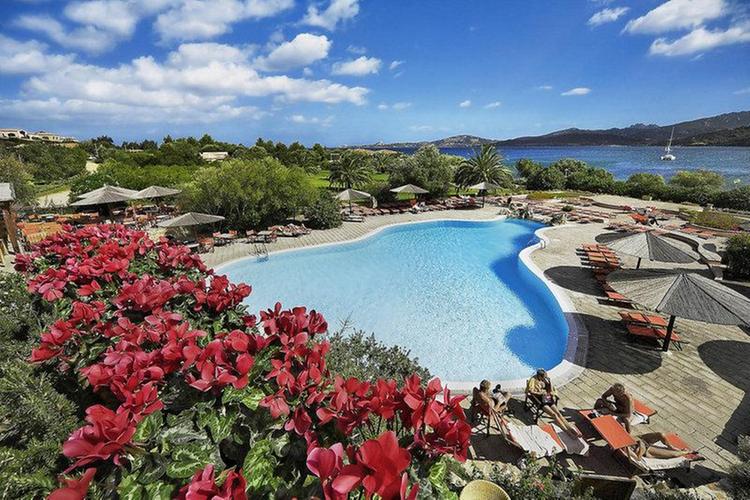Zájezd Resort Cala di Falco ****+ - Sardinie / Cannigione - Bazén