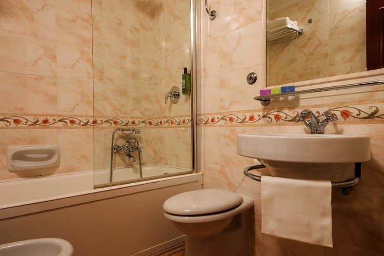 Zájezd Appartements Piave & Flavia *** - Řím a okolí / Řím - Koupelna