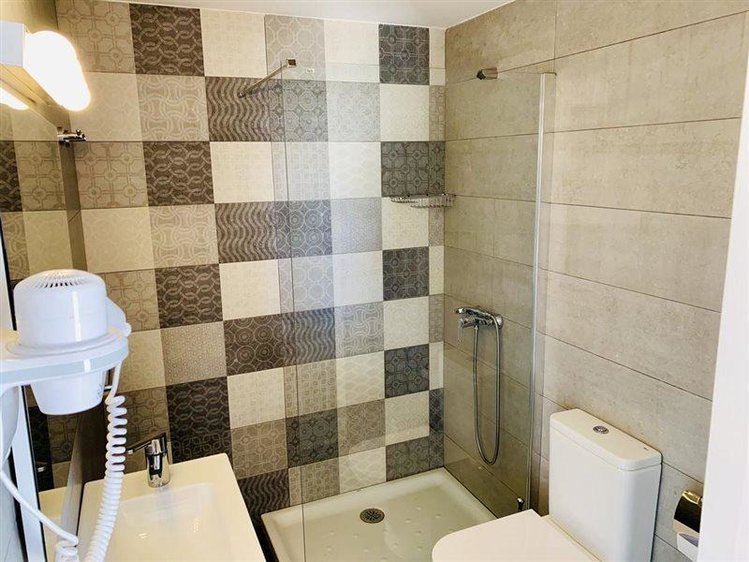 Zájezd Zalabar Apartamentos * - Lanzarote / Puerto del Carmen - Koupelna