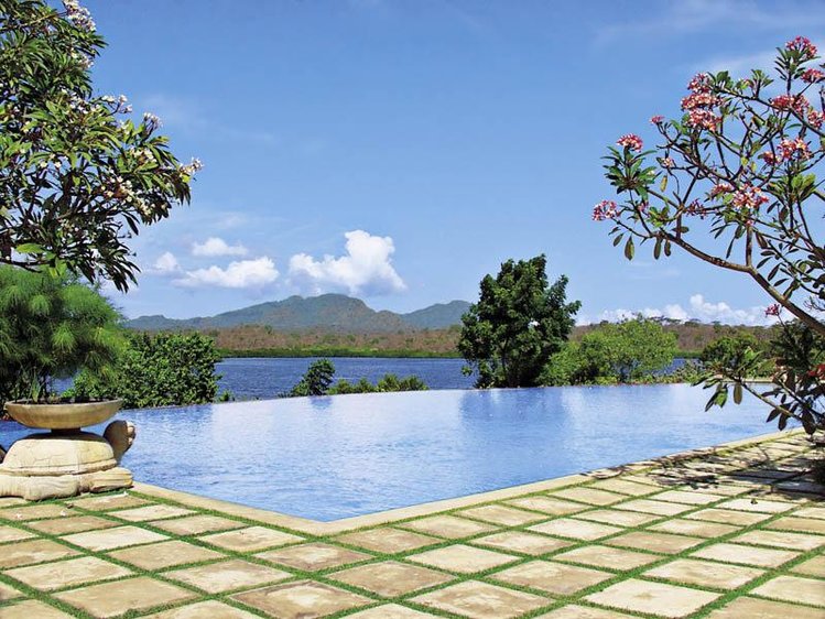 Zájezd Naya Gawana Resort & Spa **** - Bali / Banyuwedang - Bazén